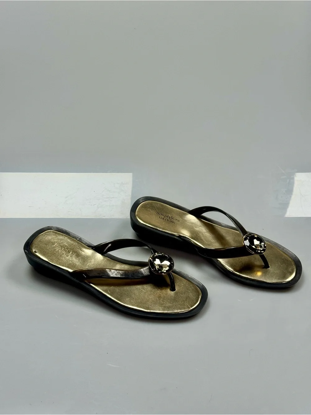Simply Vera Vera Wang Bauble Black Jeweled Thong Sandals Size 8M